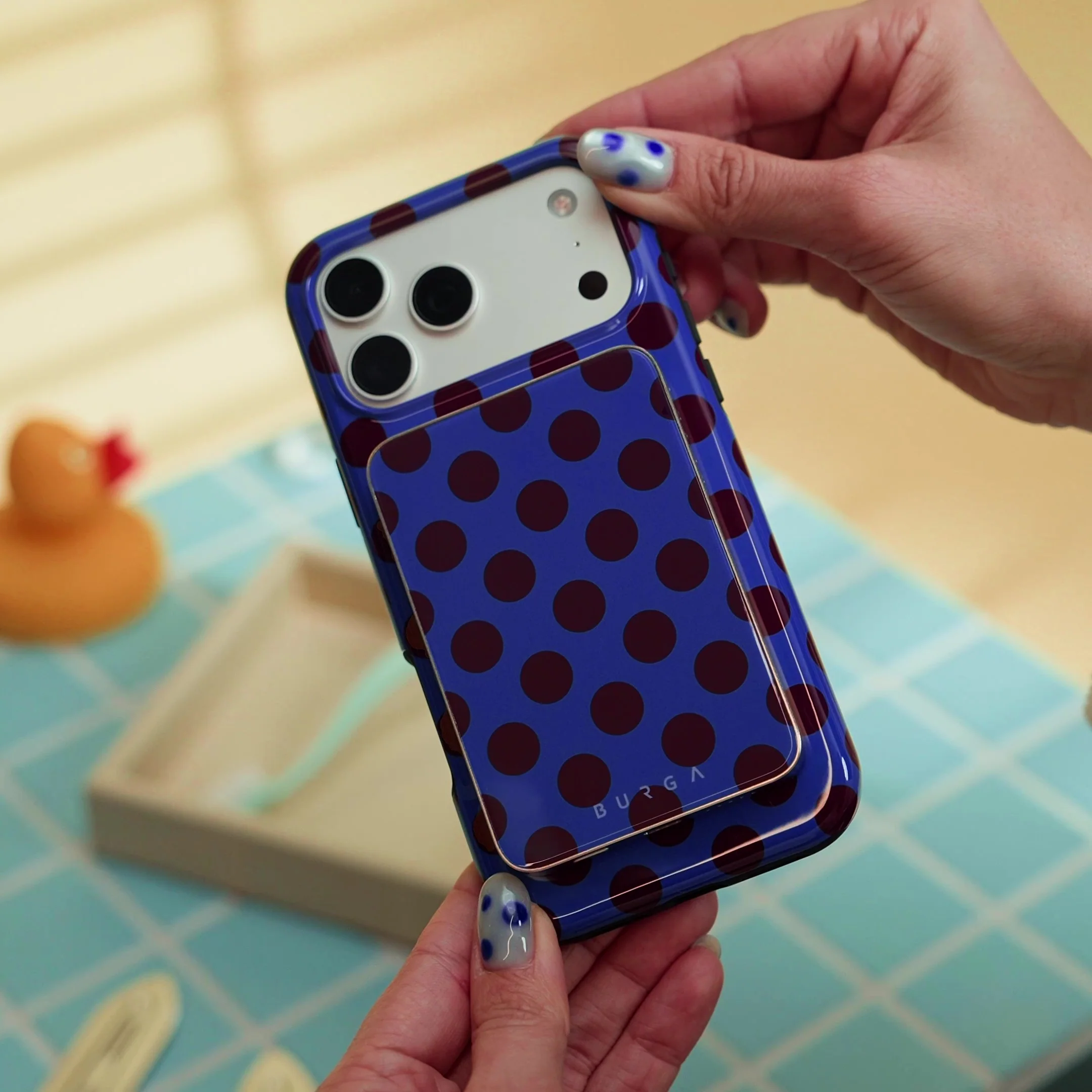 Cinnamon Roll - Magnetic Power Bank - Image 46