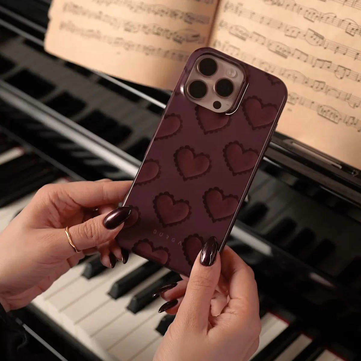 Loveholic - iPhone 17e Case - Image 5